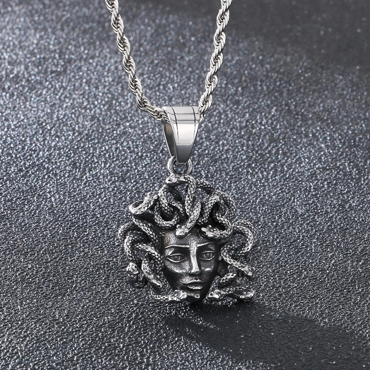 Gorgon Glance Chain